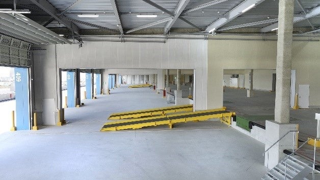 ＜45ftコンテナ車両対応トラックバース＞