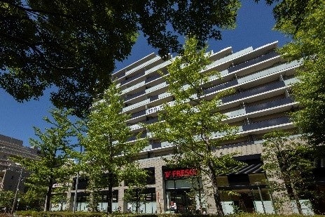 千里中央公園にも隣接する植栽豊かな外構