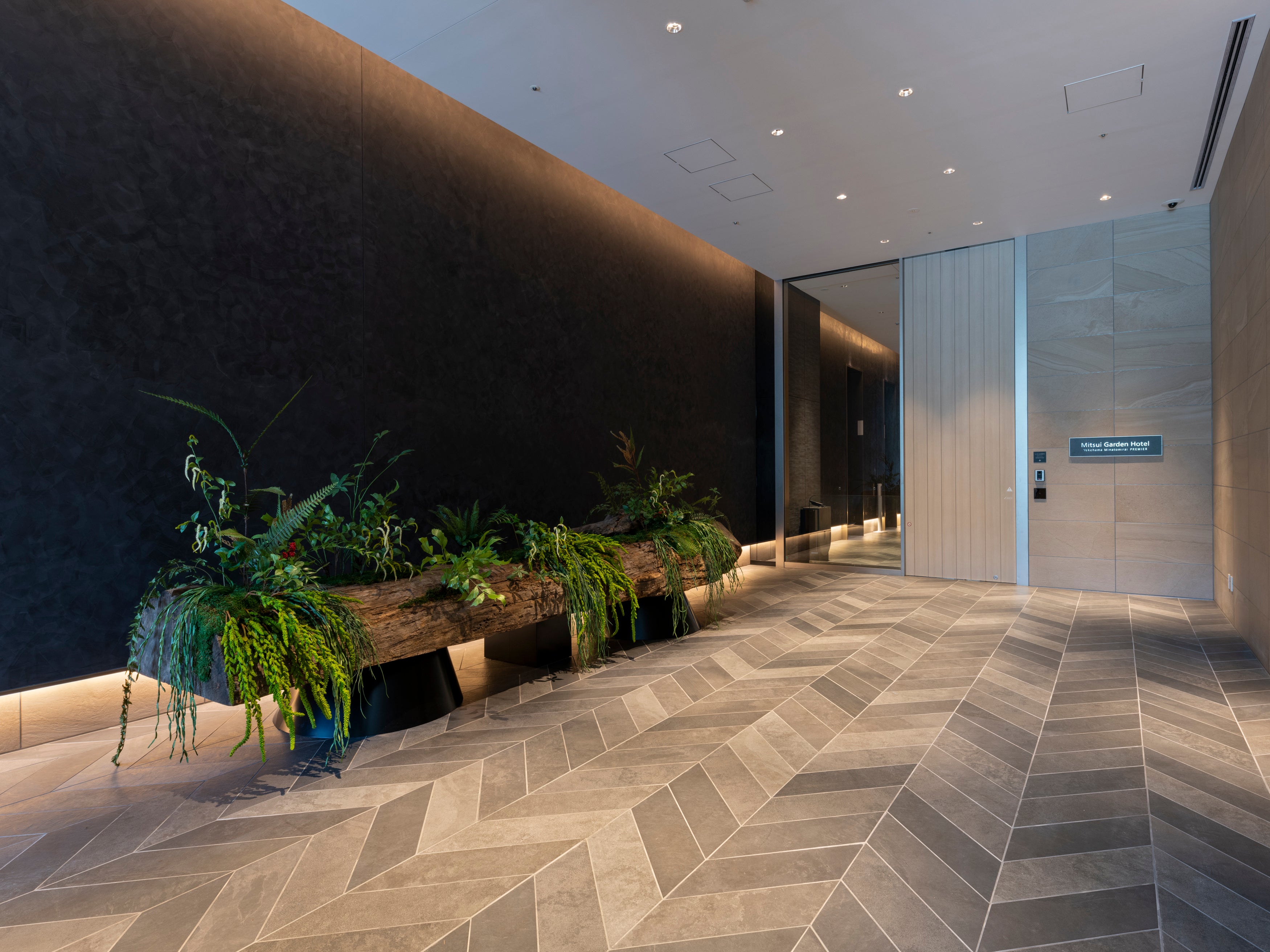 1Fエントランス