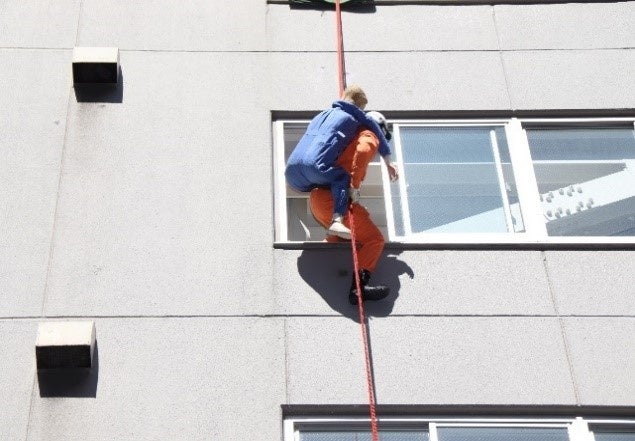 公設消防隊による4階からの救助