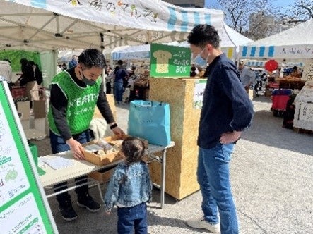 【これまでの＆EARTH衣料回収プロジェクトの様子】