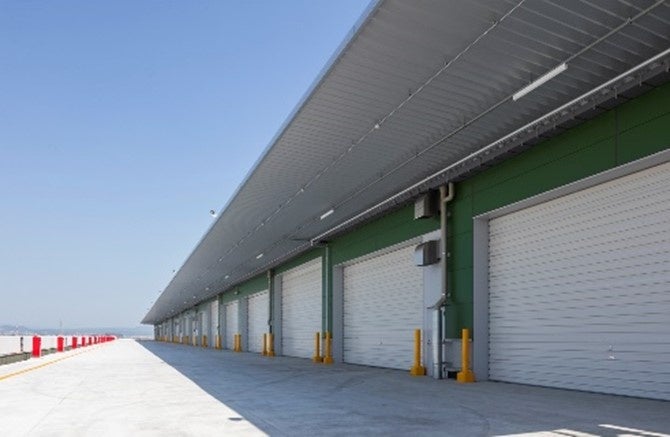 4階奥行5.4mの大庇