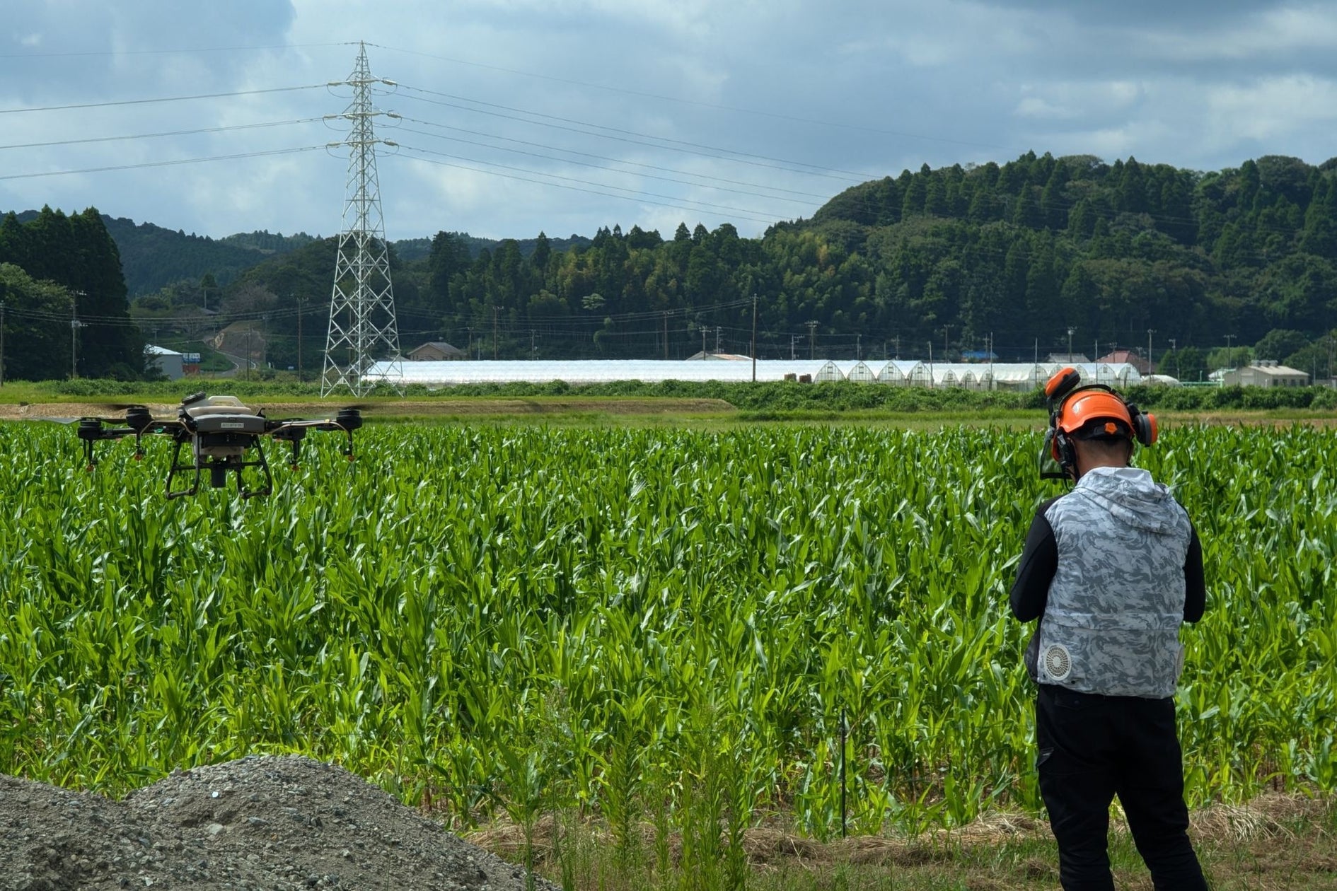 【農業×ドローン】持続可能な農業に挑戦するつなぐファーム、農業用ドローンによる農薬散布サービスの受託を開始します | 千葉エコ・エネルギー株式会社のプレスリリース