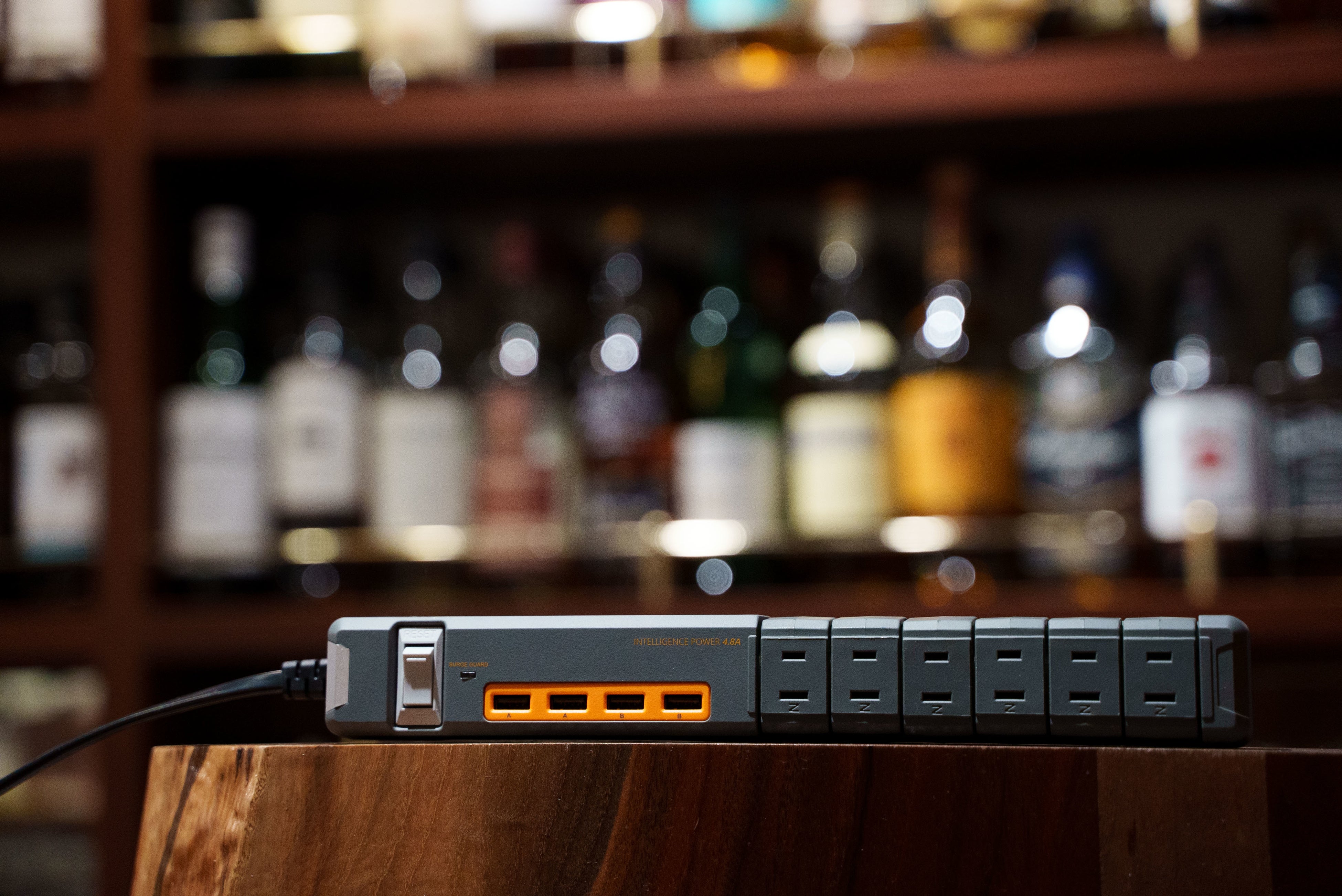 オレンジ x モスグレー