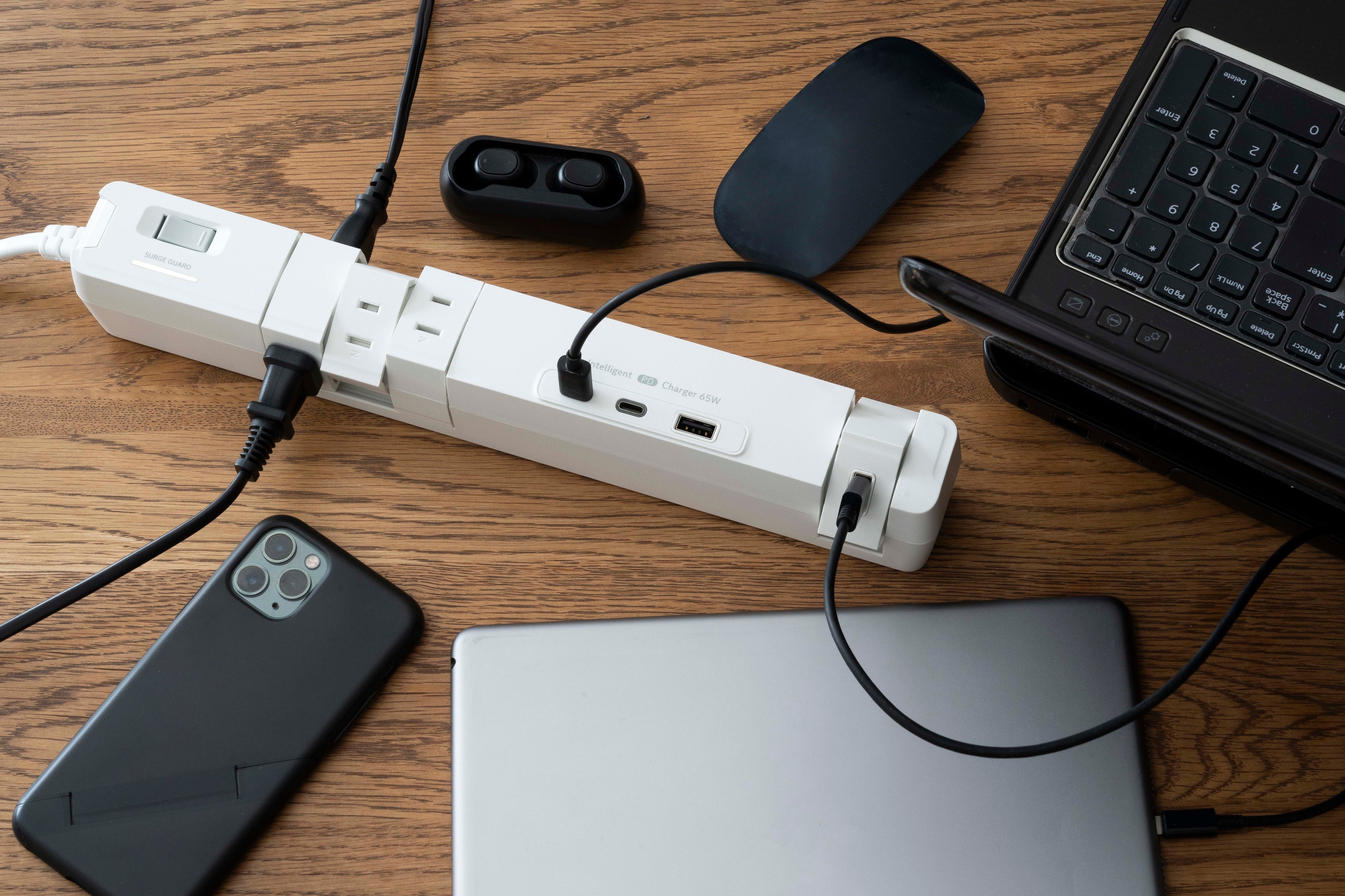 回転式USBポートがどこに座っても快適な配線を実現します。