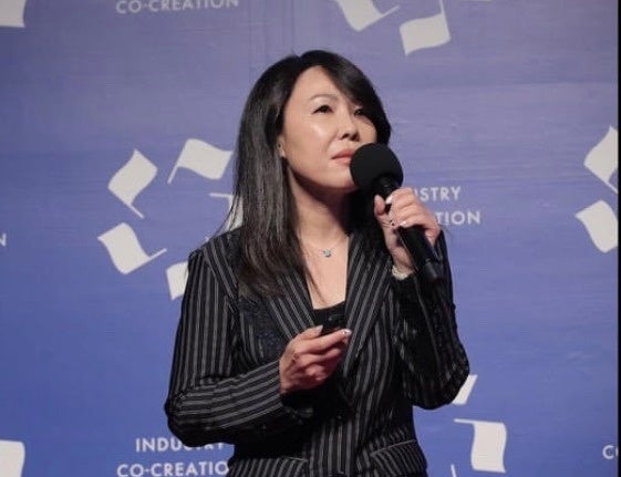 代表理事　岩朝しのぶ