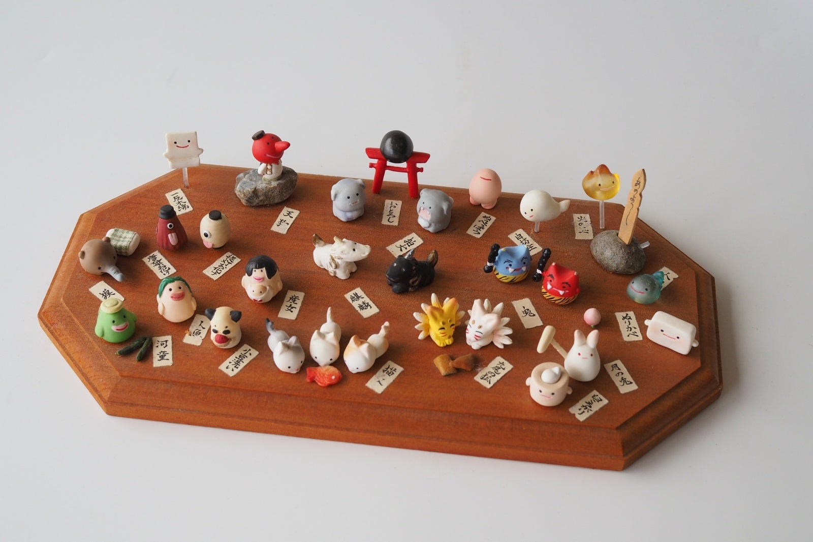 多種多様な妖怪たちが一つの目標に向かって邁進している。しかも楽しそうだ。私たちもこの姿勢を見習いたい