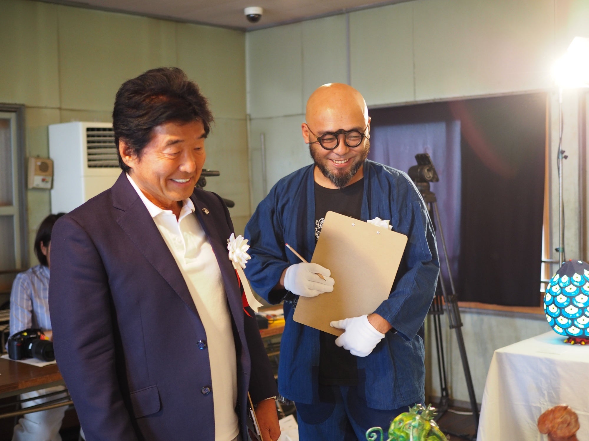 妖怪美術館館長の柳生忠平も吟味