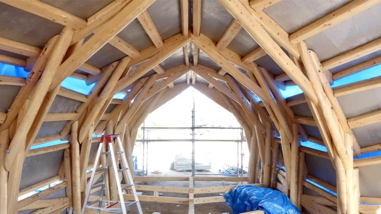 オリーヴの森　建設中の「The GATE LOUNGE」　撮影：VUILD