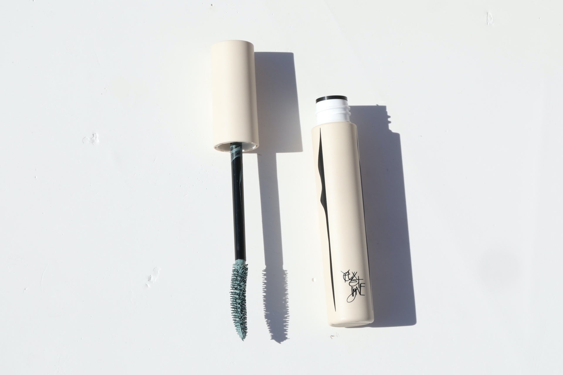 ユエリーニュ サロゥ フィルムマスカラ [サキュレント]