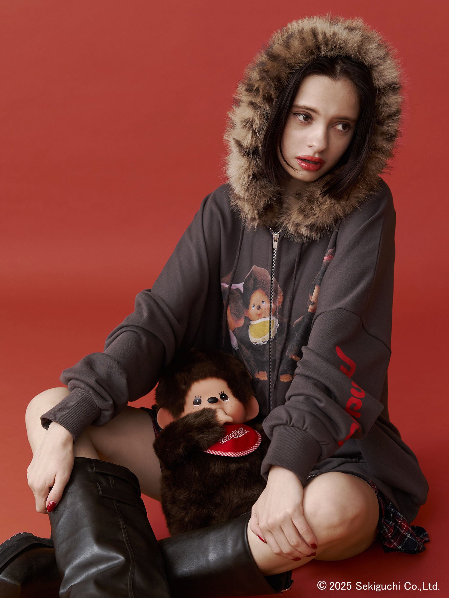 jouetie×モンチッチ フード付きパーカー jouetie(ジュエティ)」おしゃぶりポーズとそばかすが可愛らしい