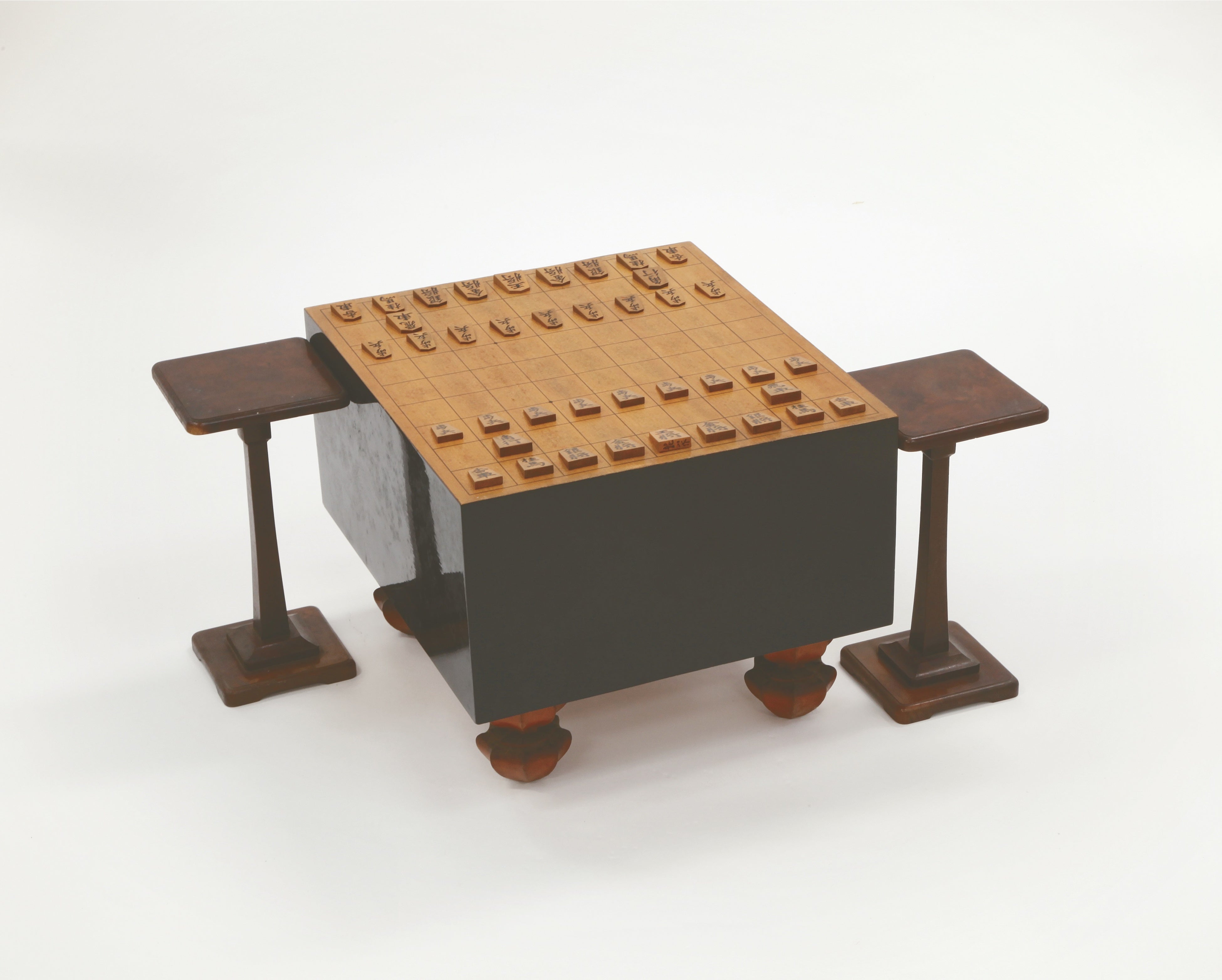 江戸川乱歩旧蔵将棋盤、駒、駒台（立教大学江戸川乱歩記念大衆文化研究センター蔵）