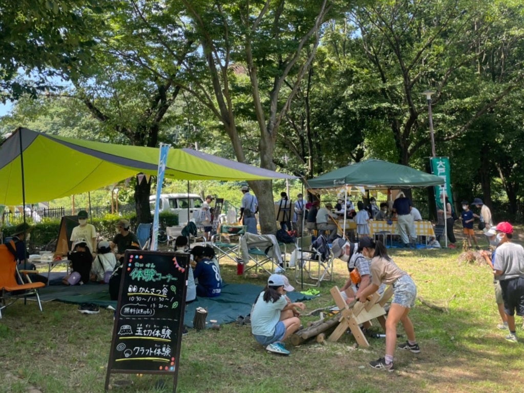 過去の「ずしまちいち」ノコギリ体験・木工クラフトの様子