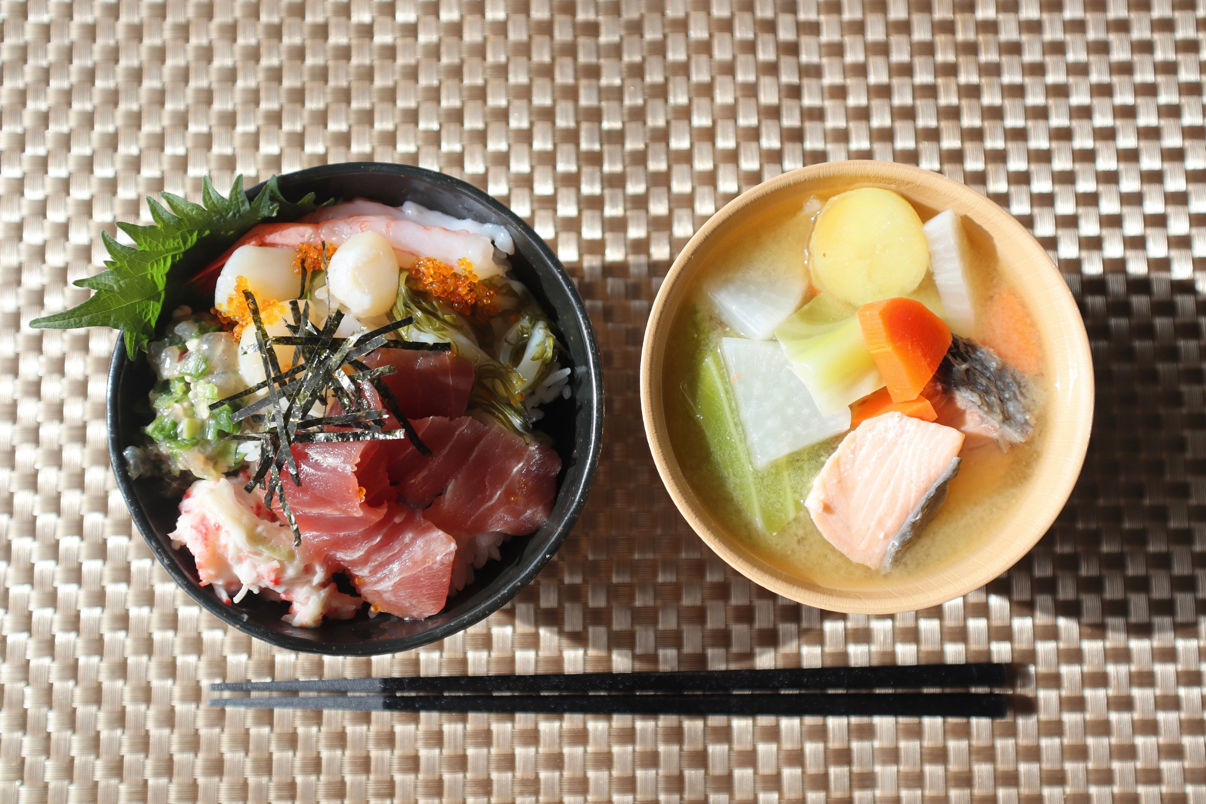 勝手丼＆石狩鍋風味噌汁