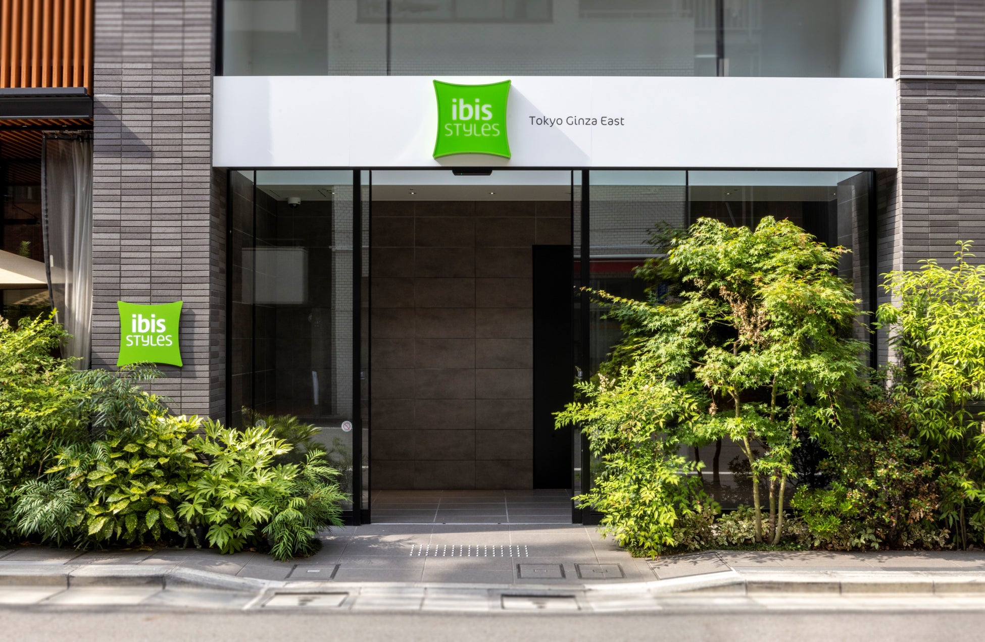 ホテルエントランス