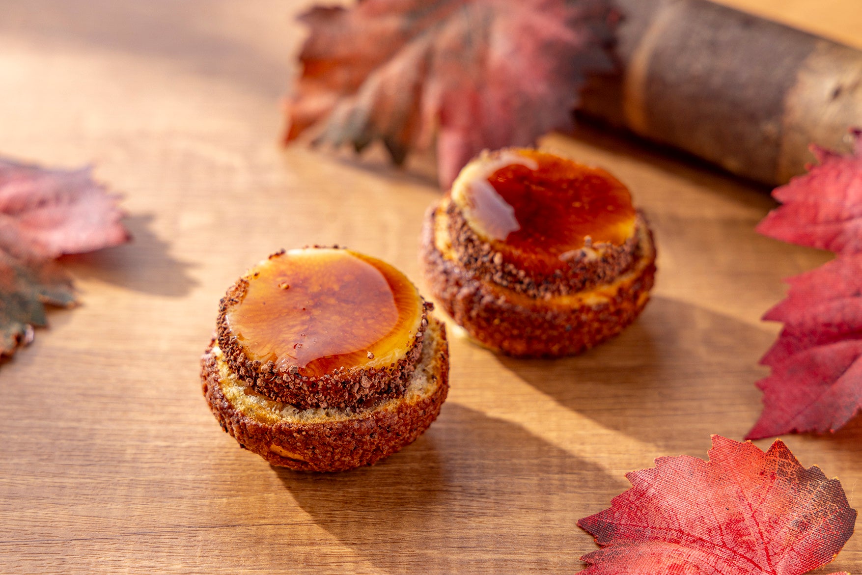 炭とイチジクのシュークリーム