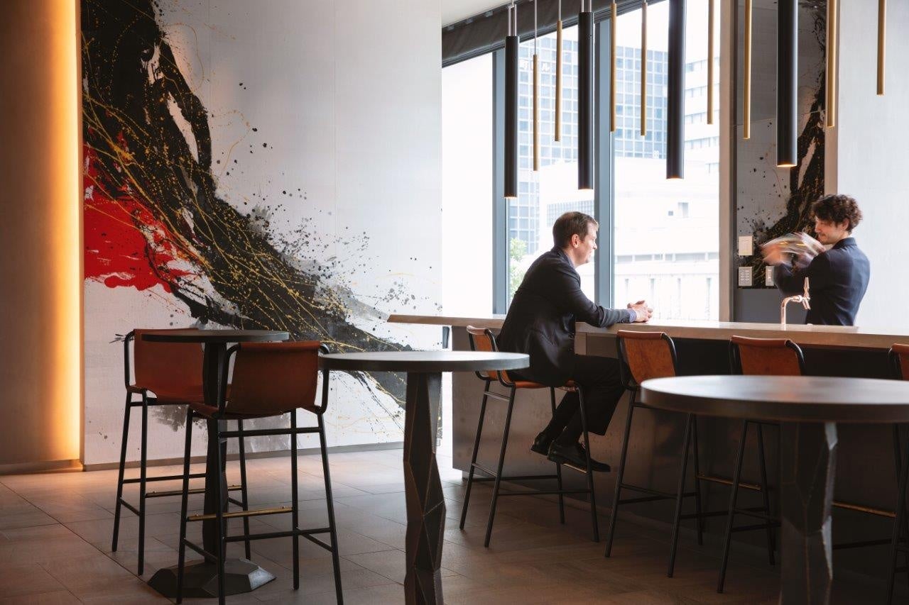 日中～夜のバーシーンまで