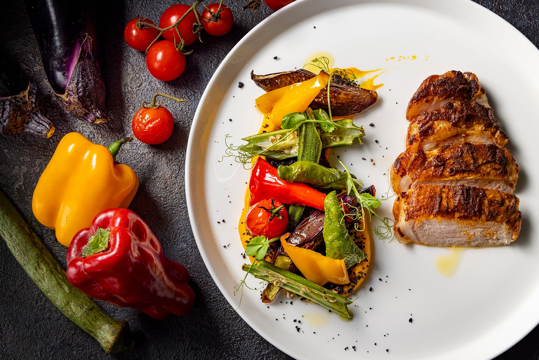 山形豚ロインのグリル 島根県産お任せ野菜のロースト イカ墨クランブル