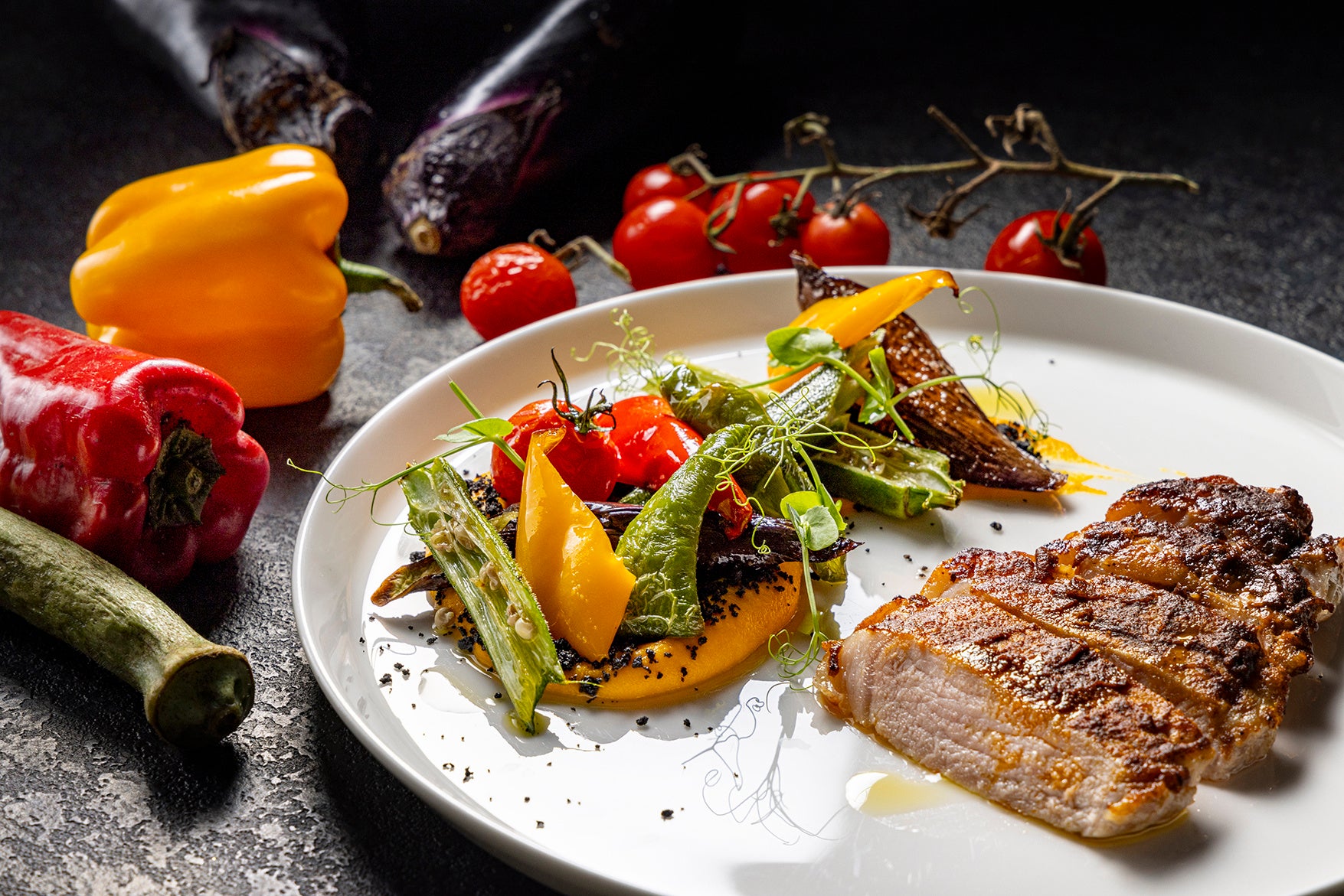 山形豚ロインのグリル 島根県産お任せ野菜のロースト イカ墨クランブル