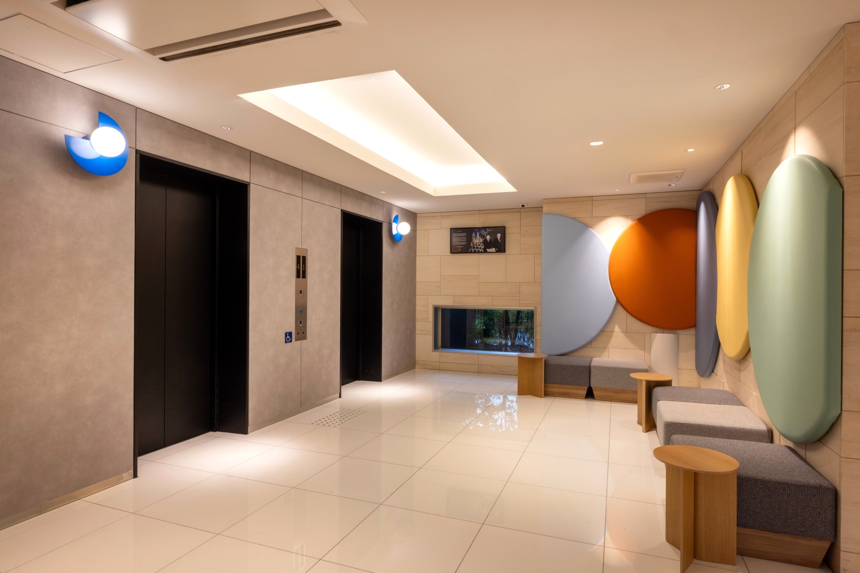 １階エレベーターホール