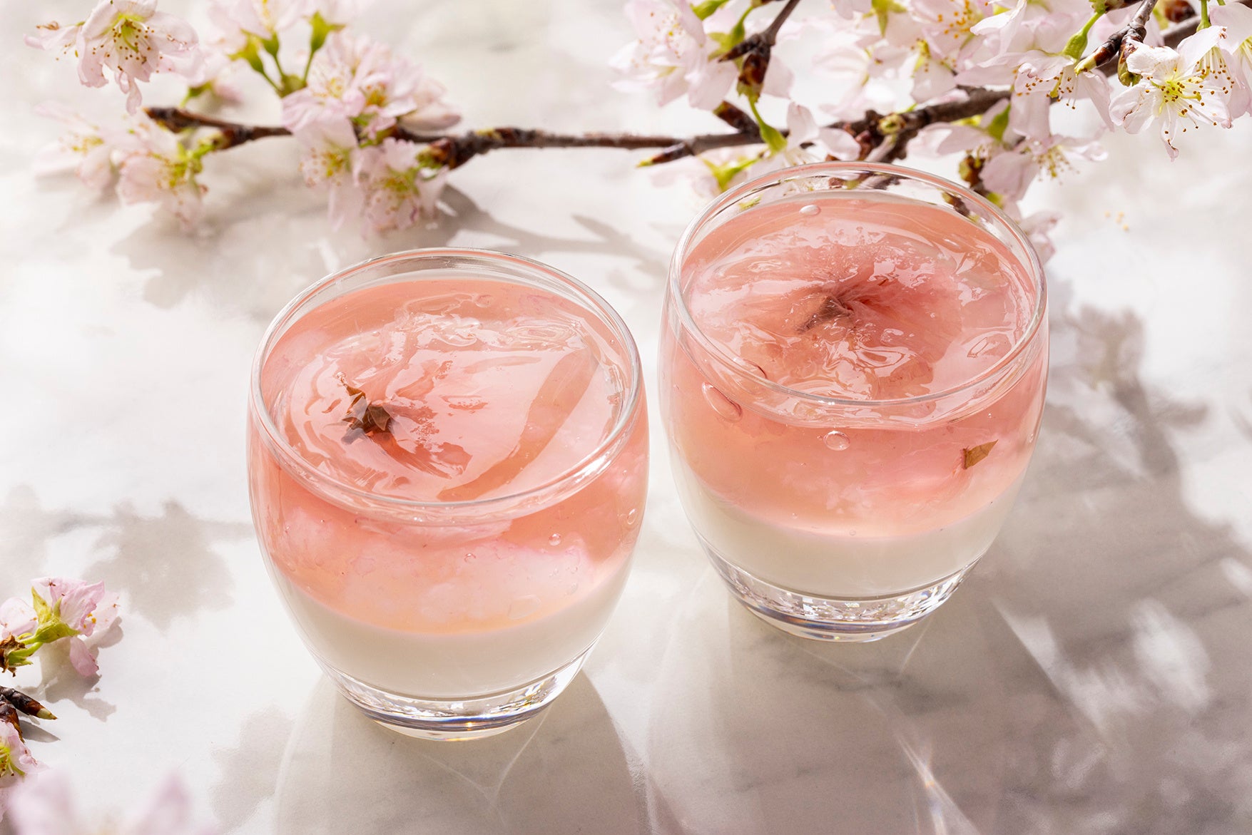 桜と道明寺粉のパンナコッタ