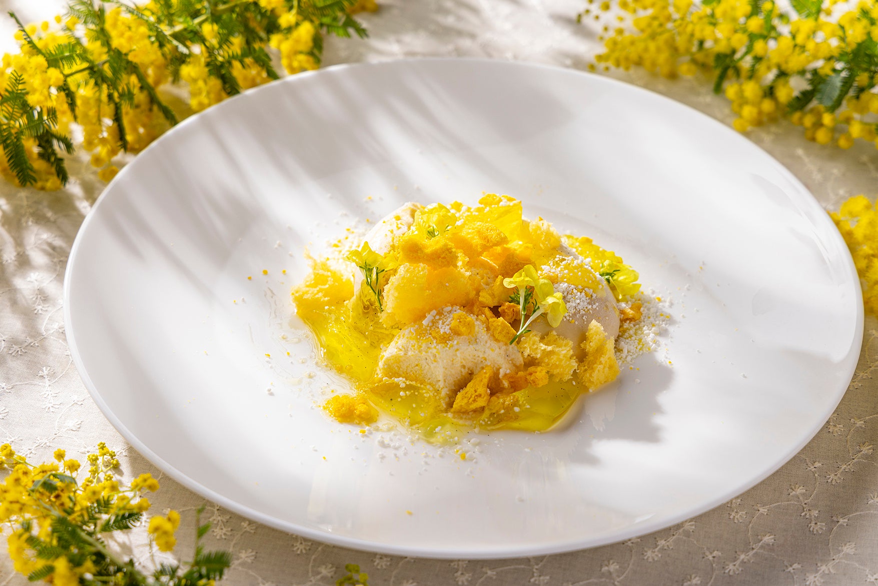 「エキゾチックジュレとジャスミンアイスのミモザ風」