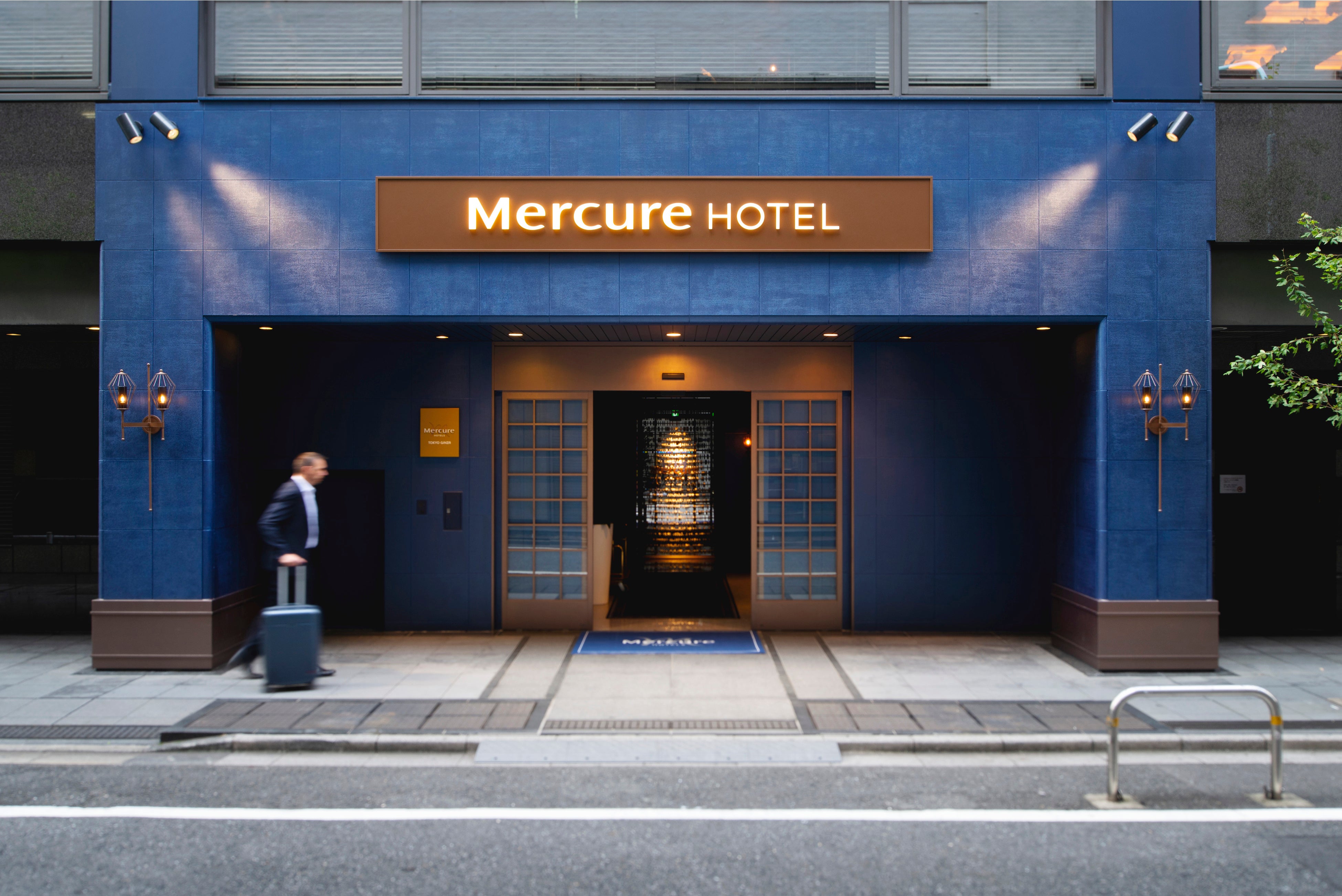 ホテルエントランス