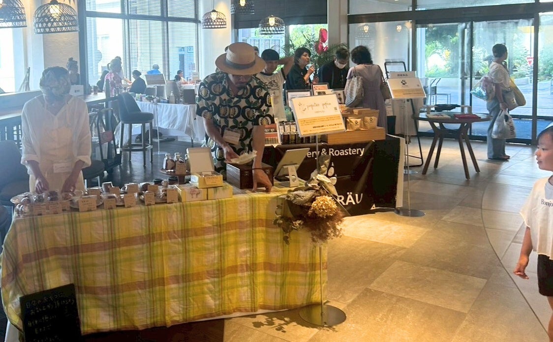 【ノボテル沖縄那覇】ホテルにいながら地元の人気店でお買い物♪夏休み限定!開業7周年イベント 「夏の朝マルシェ」開催中。