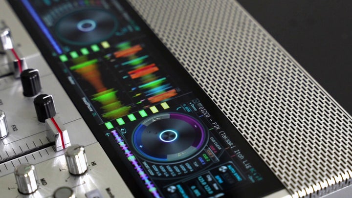 これ1台でDJプレイができる!A4サイズのポータブルDJマシン「FJ1 これ1台でDJプレイができる!A4サイズのポータブルDJマシン「FJ1