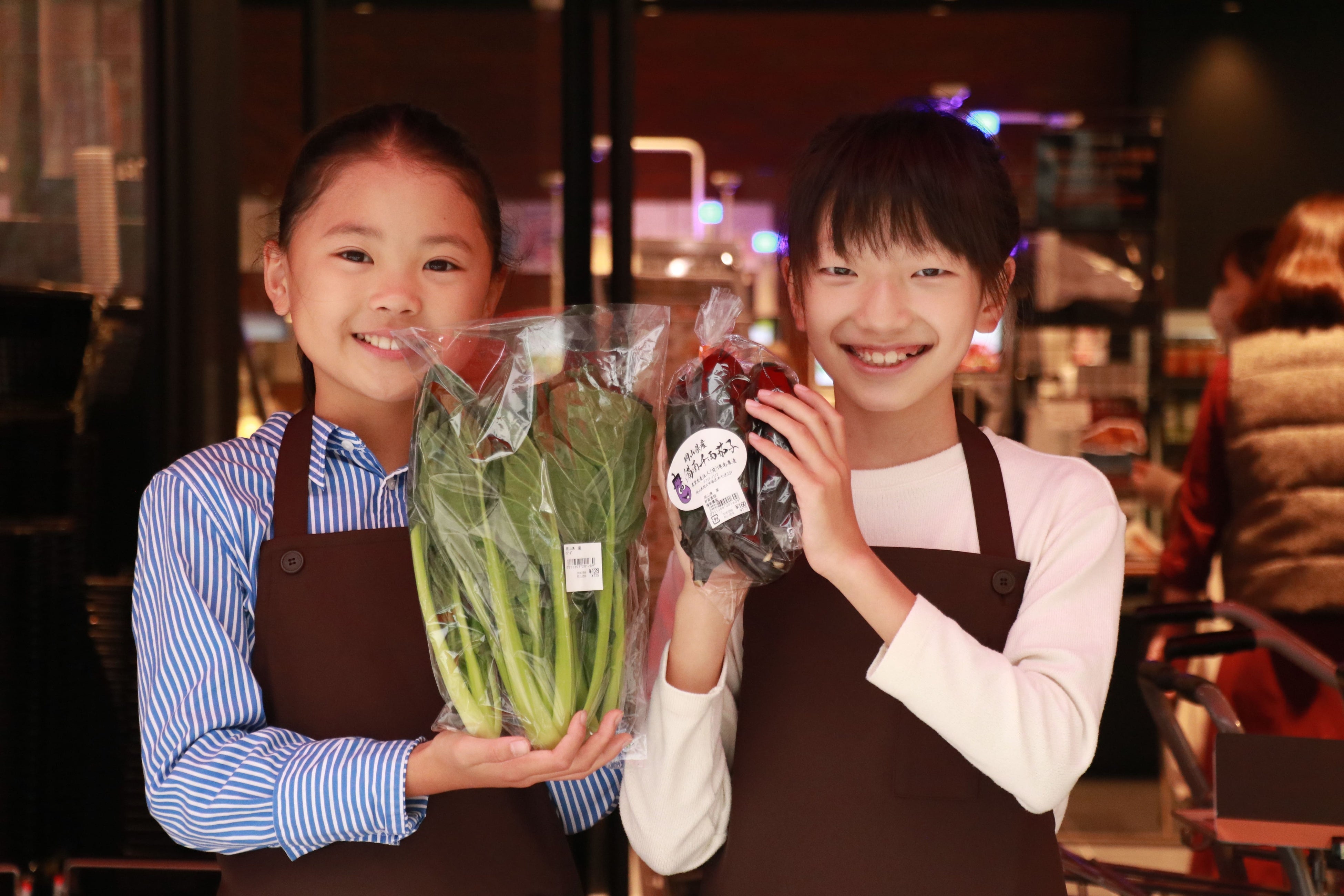 店頭での野菜販売