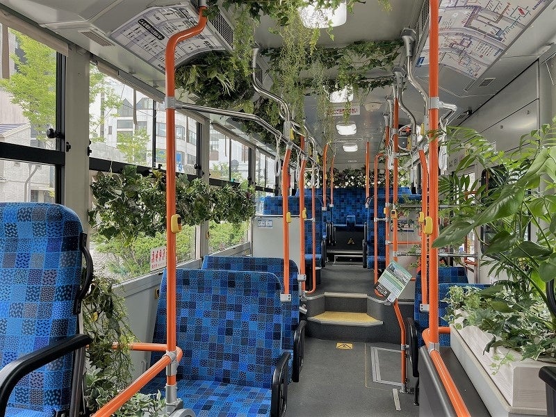 ふっ飛バス車内