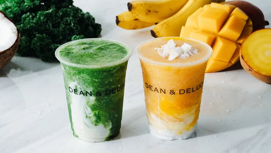 【DEAN & DELUCA 岡山】野菜と果実を重ねた2色のベジスムージー 【DEAN & DELUCA 岡山】野菜と果実を重ねた2色のベジスムージー