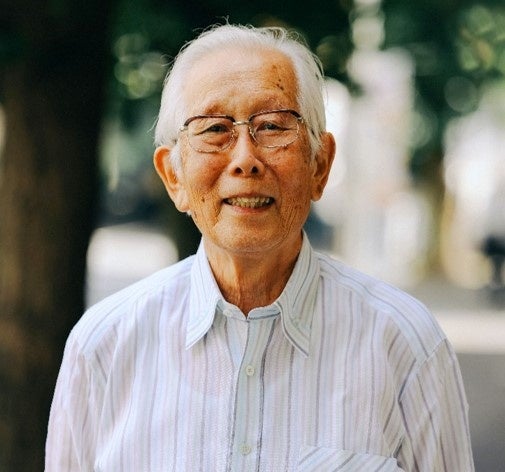 電気を通すプラスチックの開発でノーベル賞を受賞した白川英樹先生