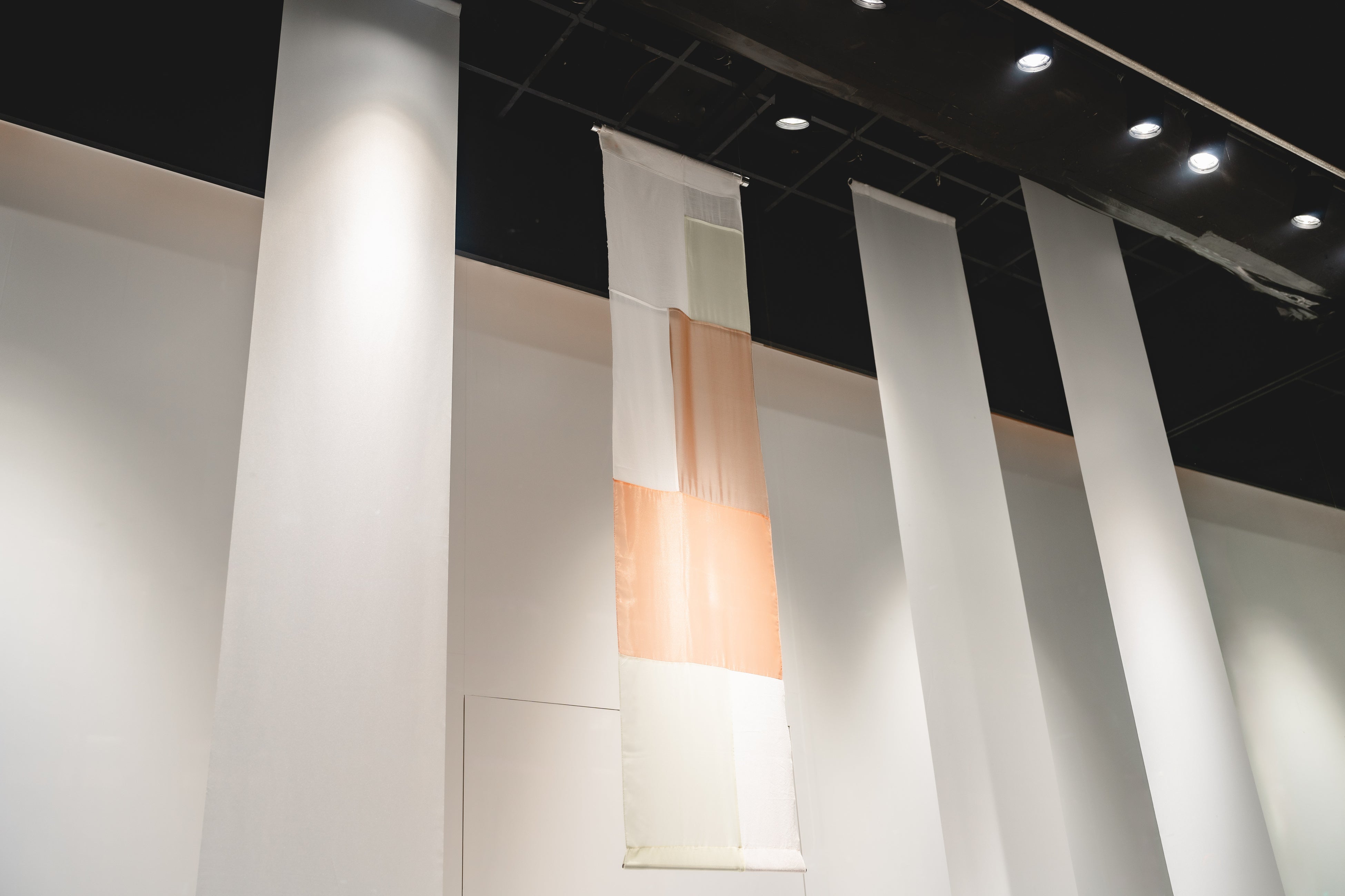 残布を使用したパッチワークタペストリー