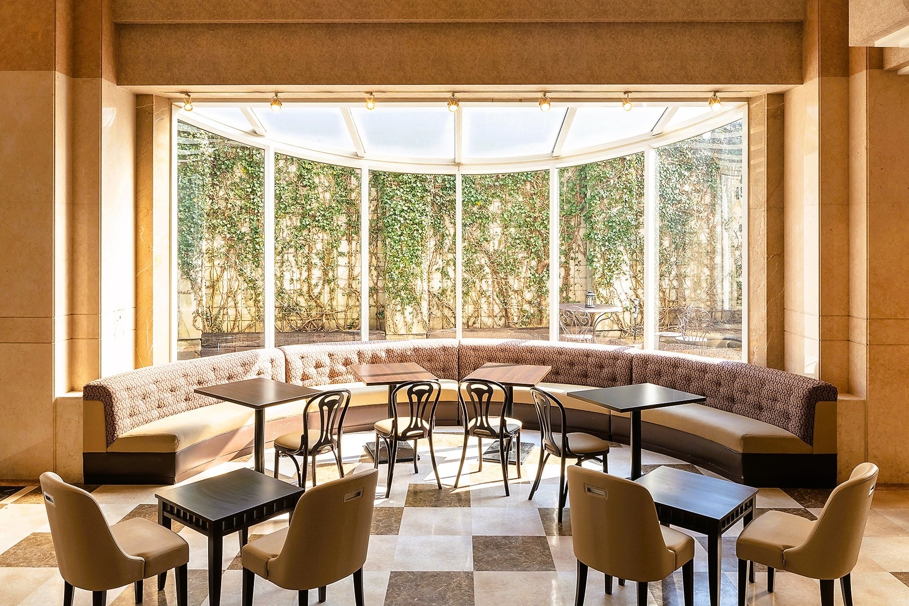 ロビーラウンジ昼