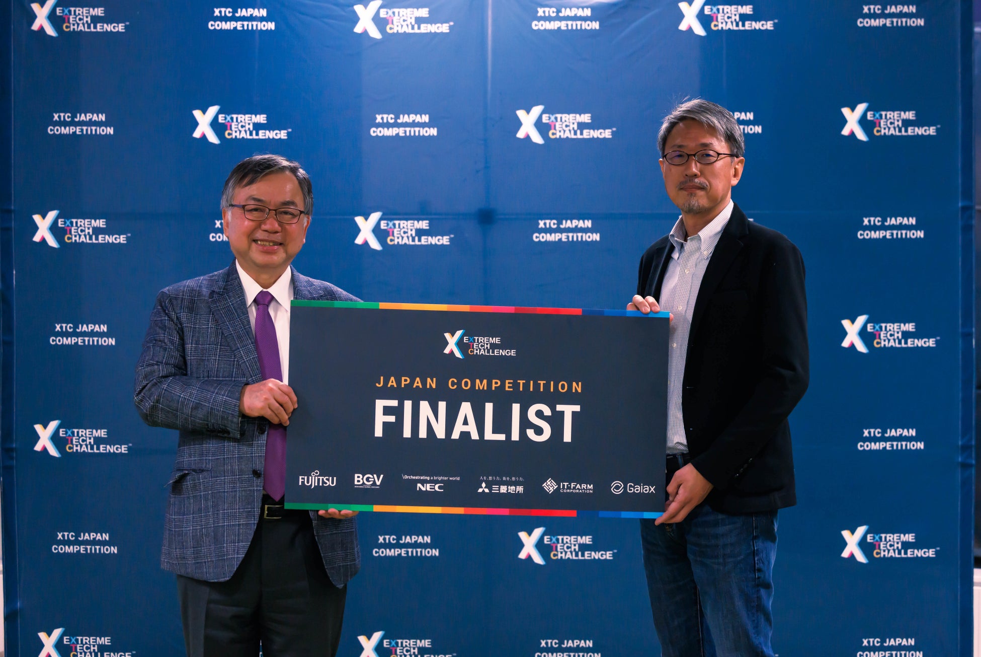 優勝した「アルメッド株式会社 白尾 氏(写真左)」と「アクプランタ株式会社 金氏(写真右)」