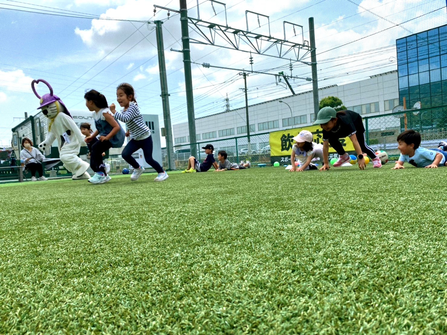 今やRET展示場（人工芝ラボ）への見学者は県内だけでなく全国から訪れるまでに