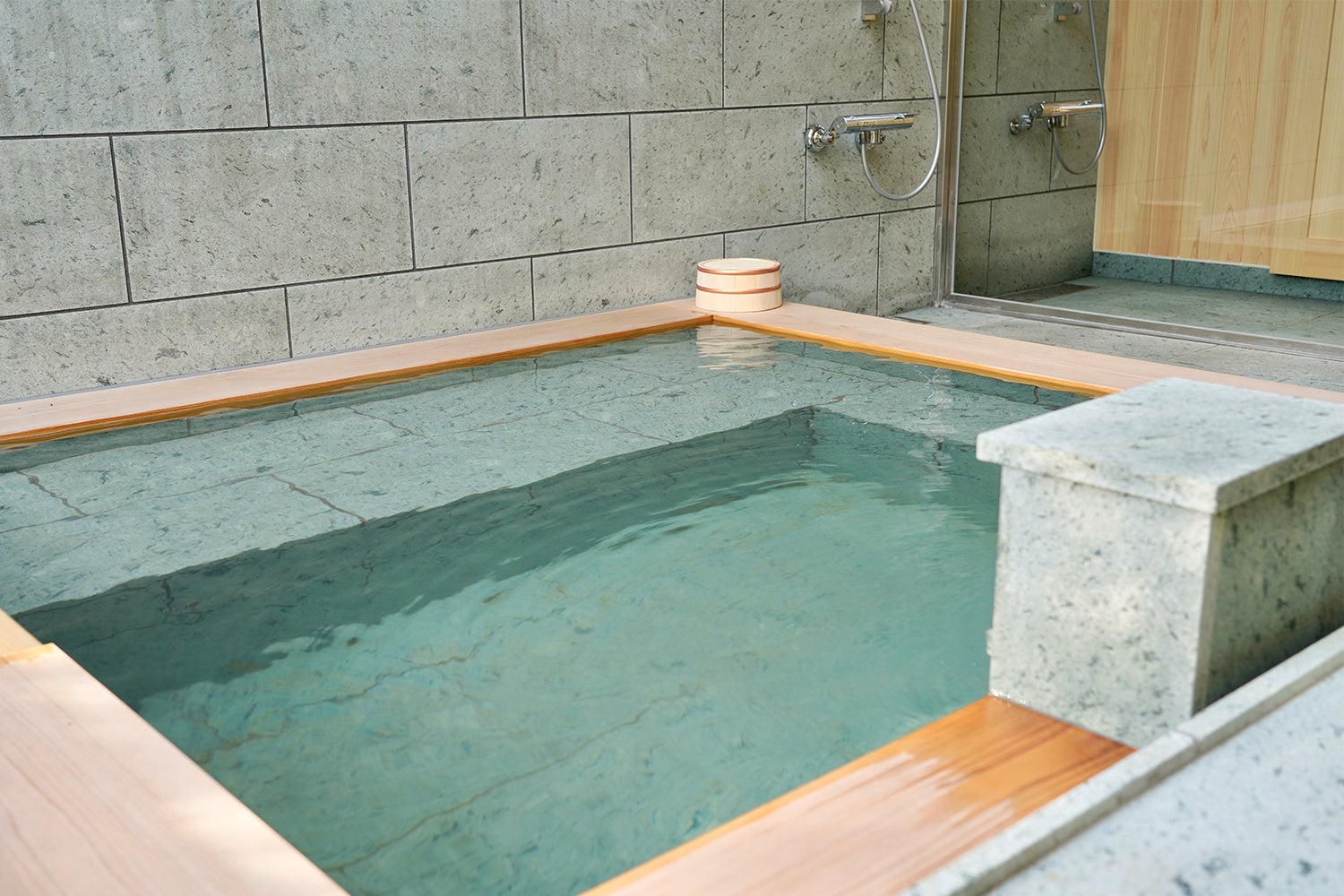 22年3月18日オープン 神奈川県初の全棟 源泉かけ流し温泉付きグランピング The Base Glamping 湯河原 ブッキングリゾートのプレスリリース 22年3月18日オープン 神奈川県初の全棟 源泉かけ流し温泉付きグランピング The Base Glamping 湯河原 ブッキングリゾートのプレスリリース