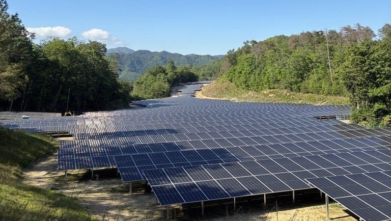 真庭太陽光発電所(72MW)