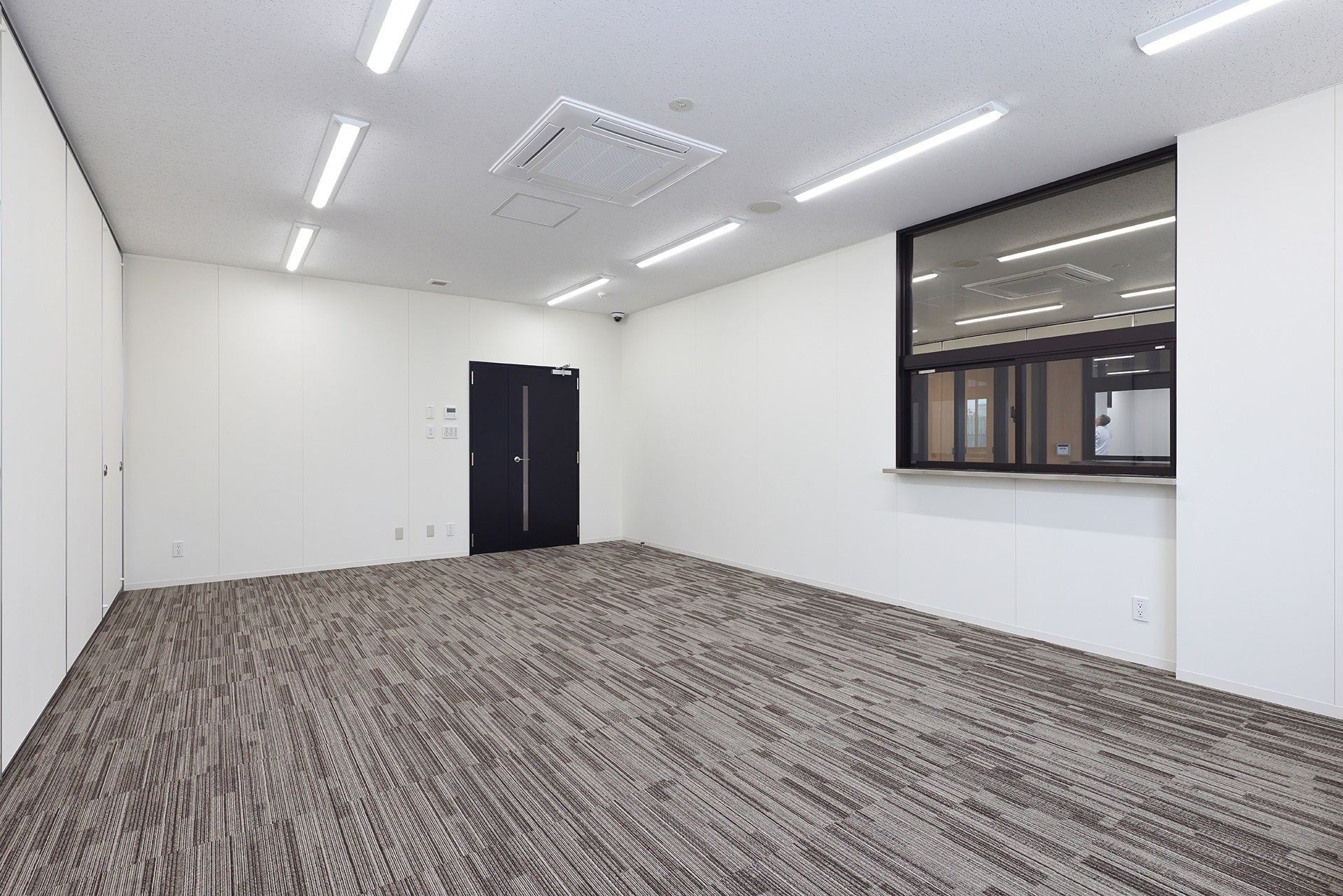 本施設内の事務所