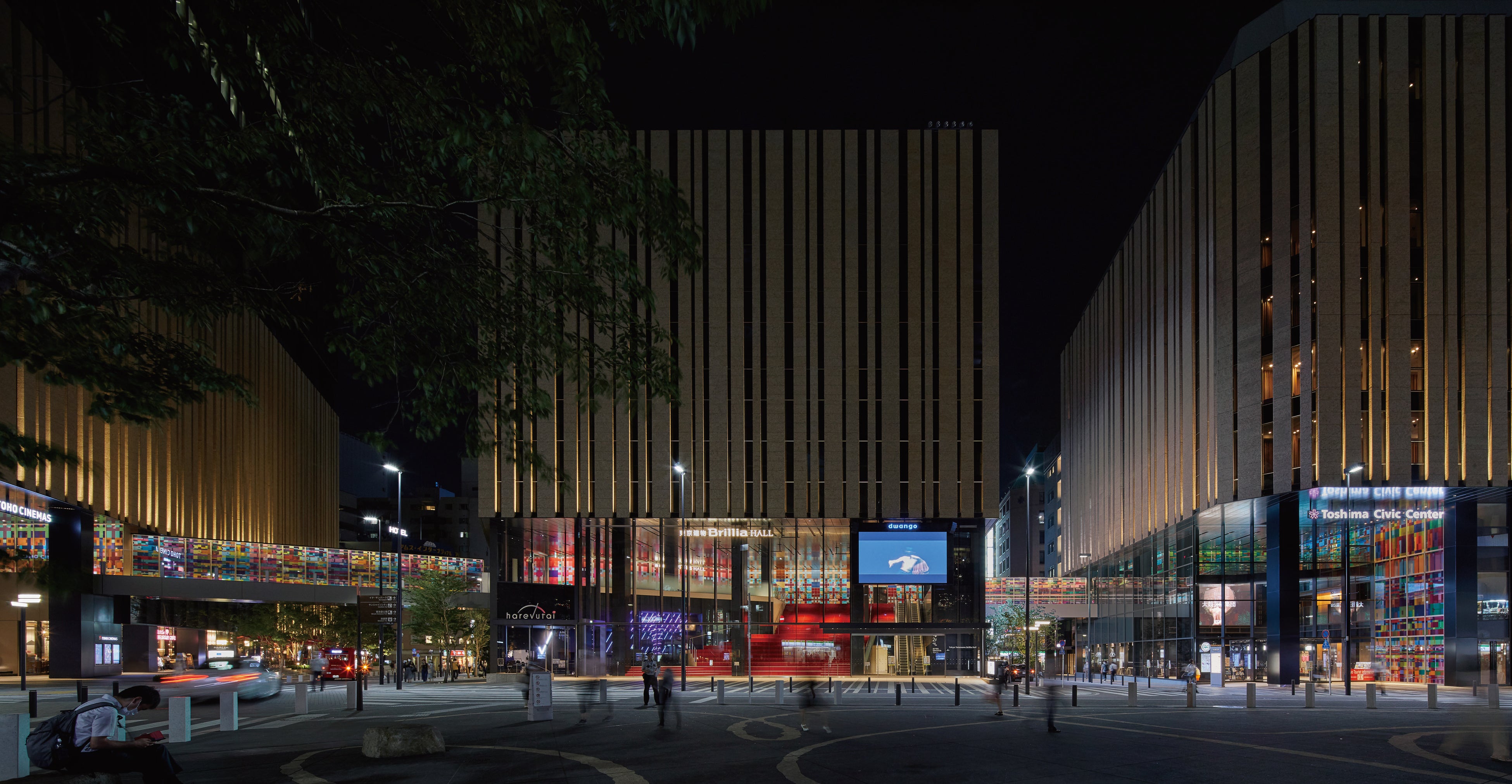 3 つの街区をつなぎ、人をつなぐ「アーバンスクリーン」