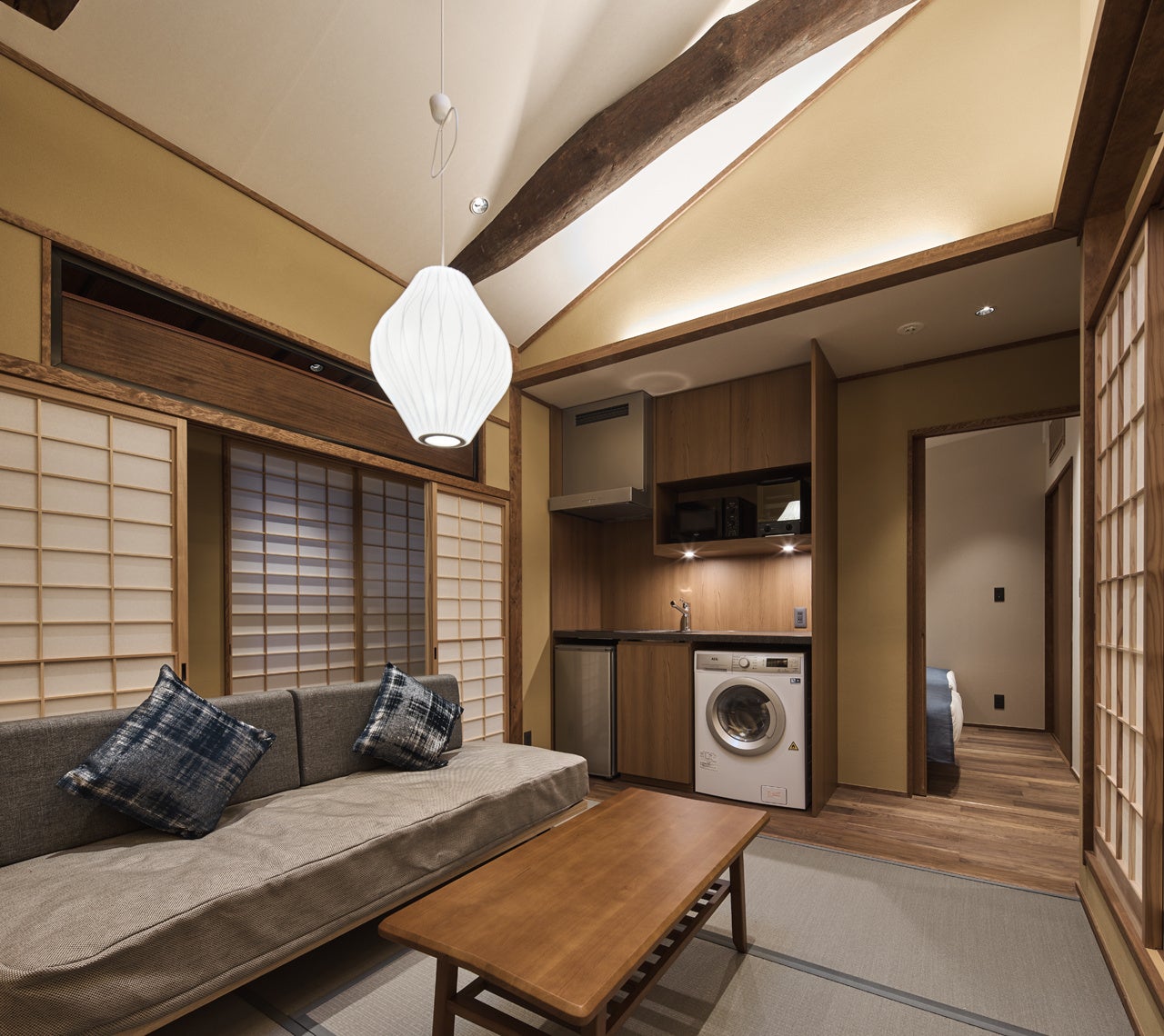 客室　【撮影：スペースクリップ一級建築士事務所　岡田大次郎】