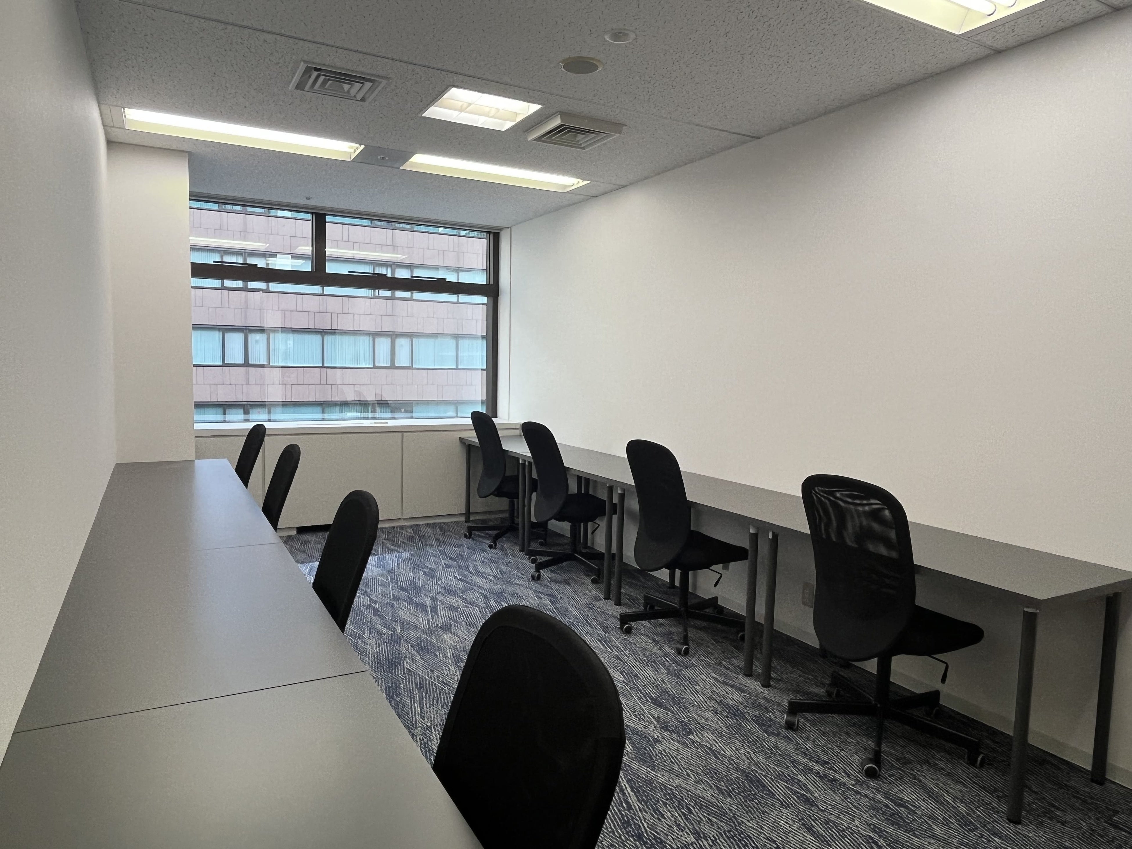 8名用内装・什器付き個室