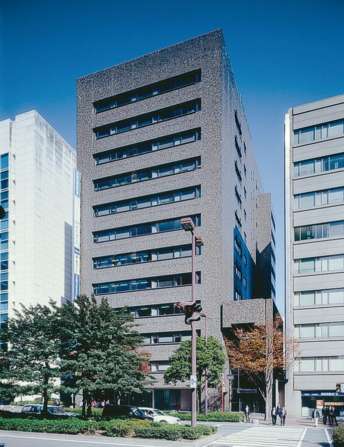 東京建物博多ビル(1985年6月竣工)