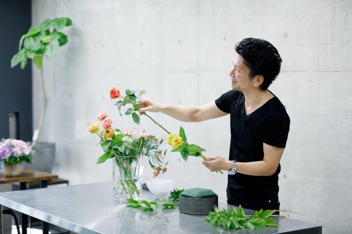 フラワーアーティスト・丹羽英之氏