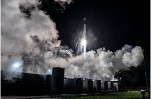 自社7機目の小型SAR衛星、軌道投入に成功、アンテナの展開成功も確認