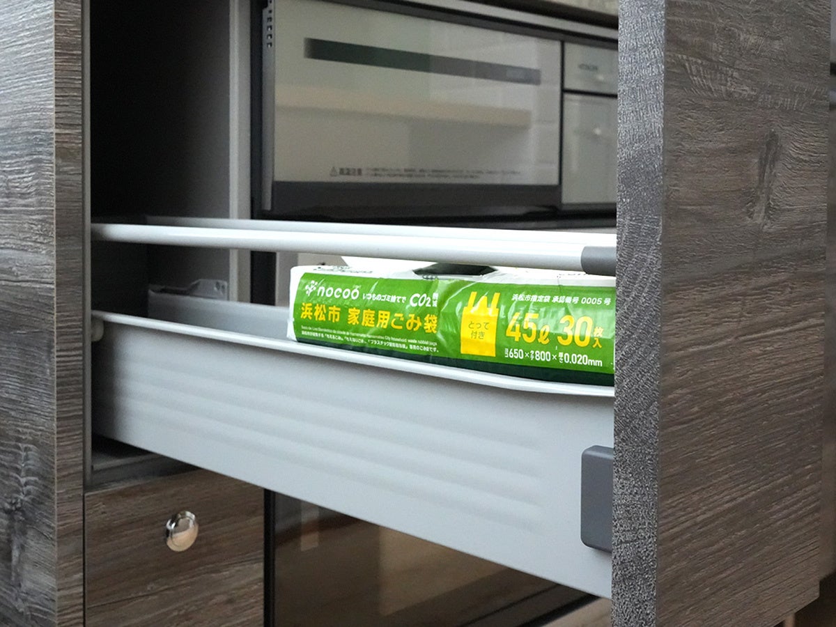 キッチンの引き出しなどにも収まります。