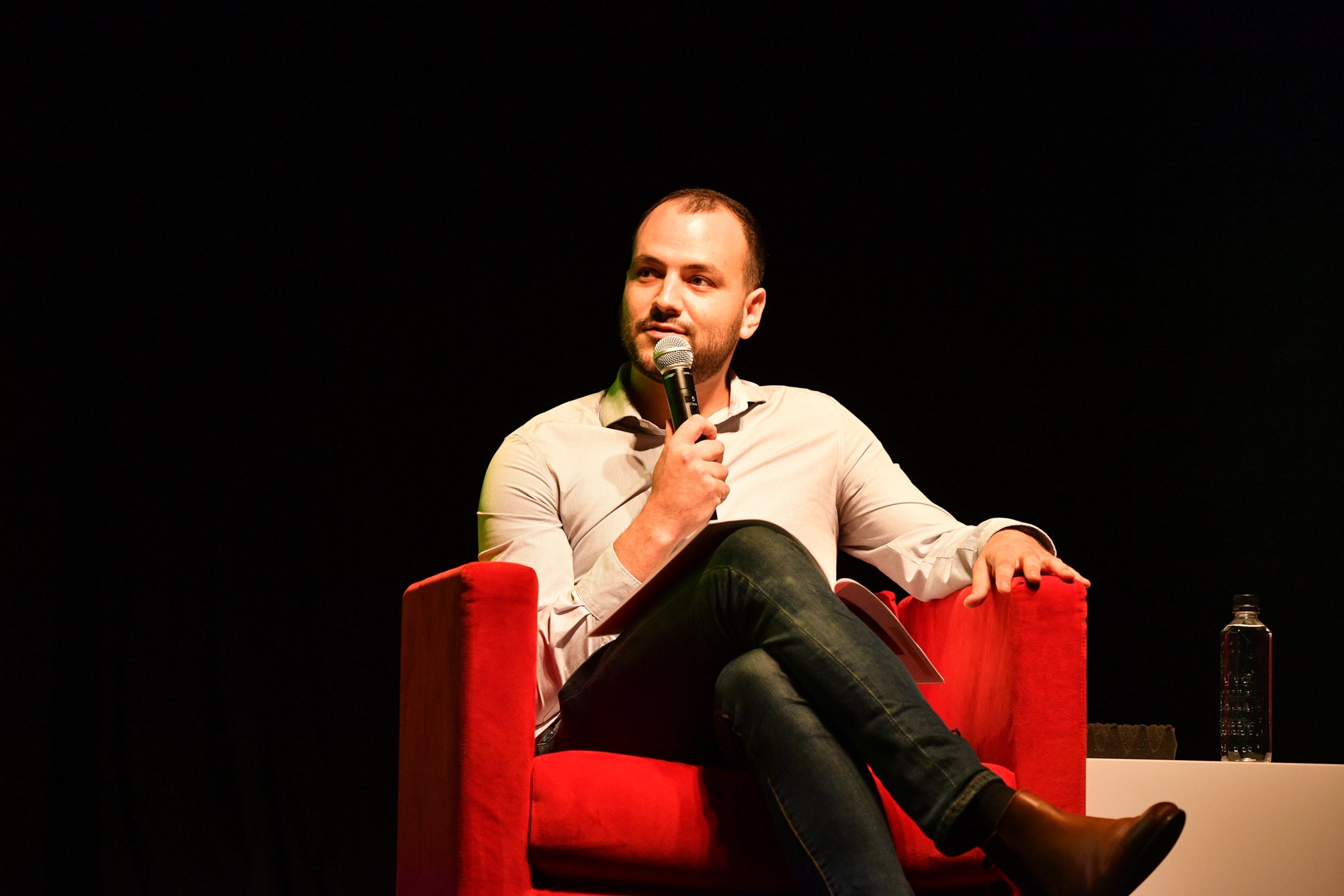 スノーソックスについて語るアーサー・シュワルツマン氏