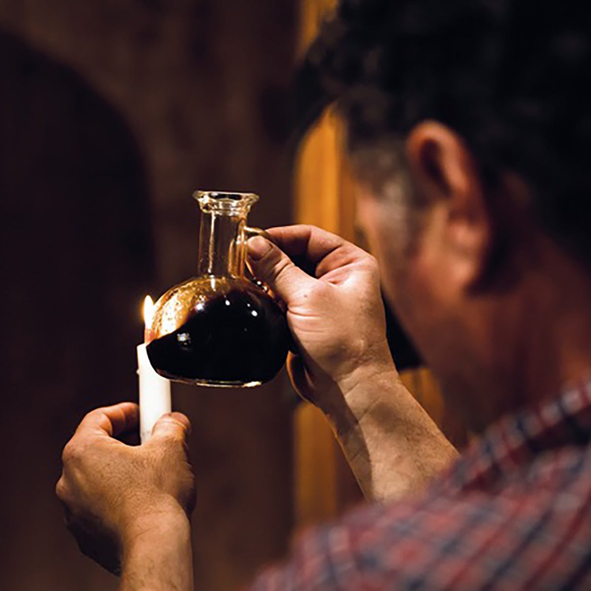 熟練した職人が手掛ける本場の味わいのバルサミコビネガー。