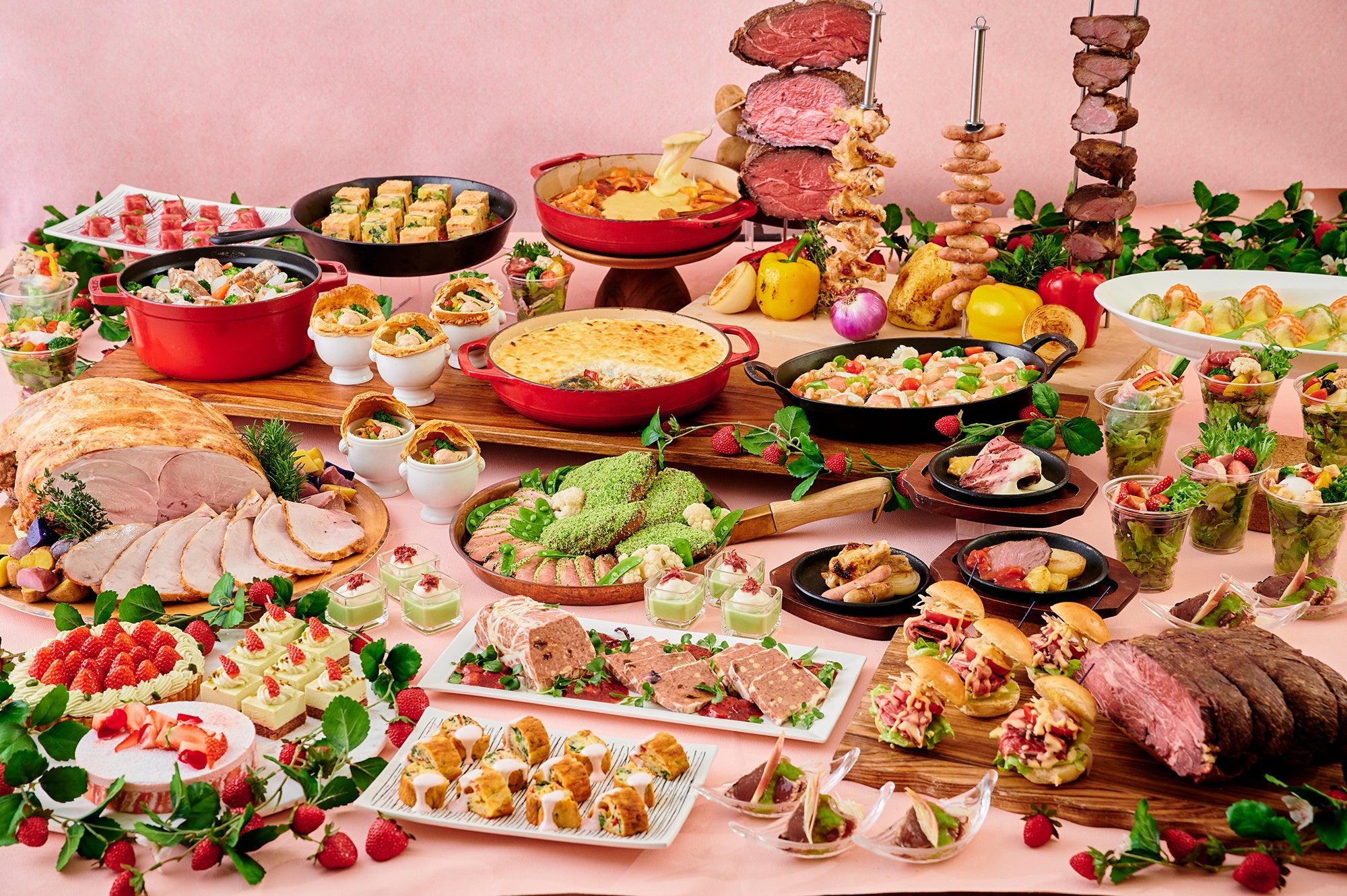 お肉と旬の素材を用いたメニューを中心に、世界を結ぶ個性豊かな料理の数々をお届け。